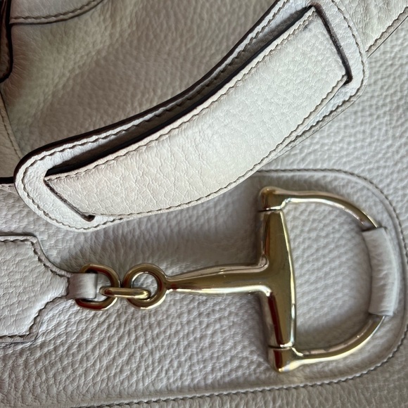 Winter White  Gucci Horsebit Bag - Picture 7 of 9